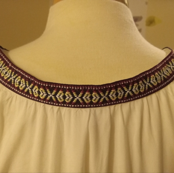 Beautiful Embroidered Dress - Picture 6 of 8